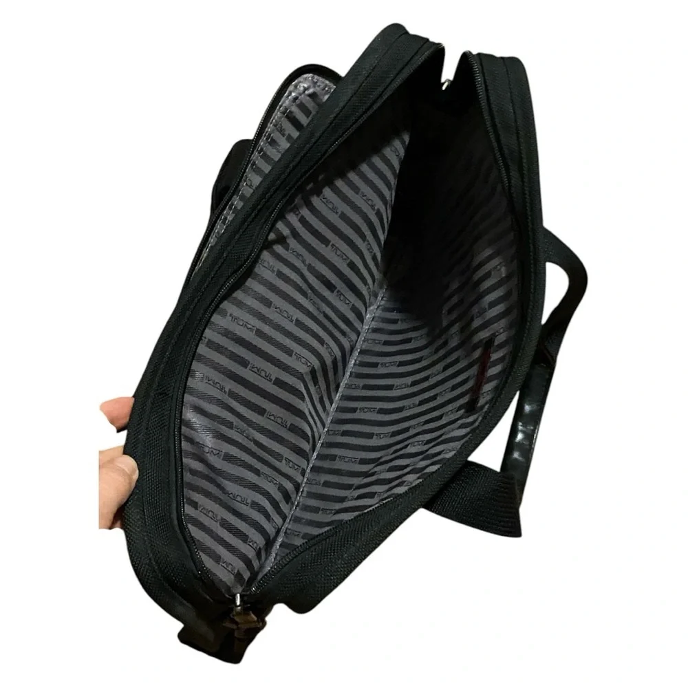 TUMI Black Business Bag 26001D4 Authentic Briefcase Laptop Carrier Luggage